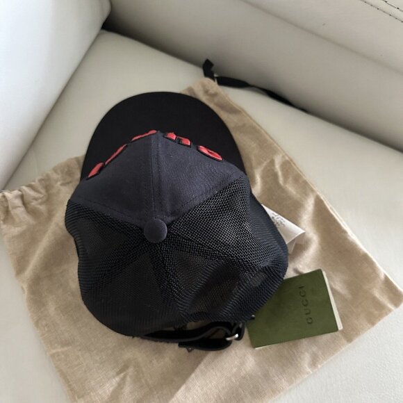 NWT GUCCI BASEBALL CAP BLACK RED SIZE XS Logo Hat Unisex - Picture 11 of 11